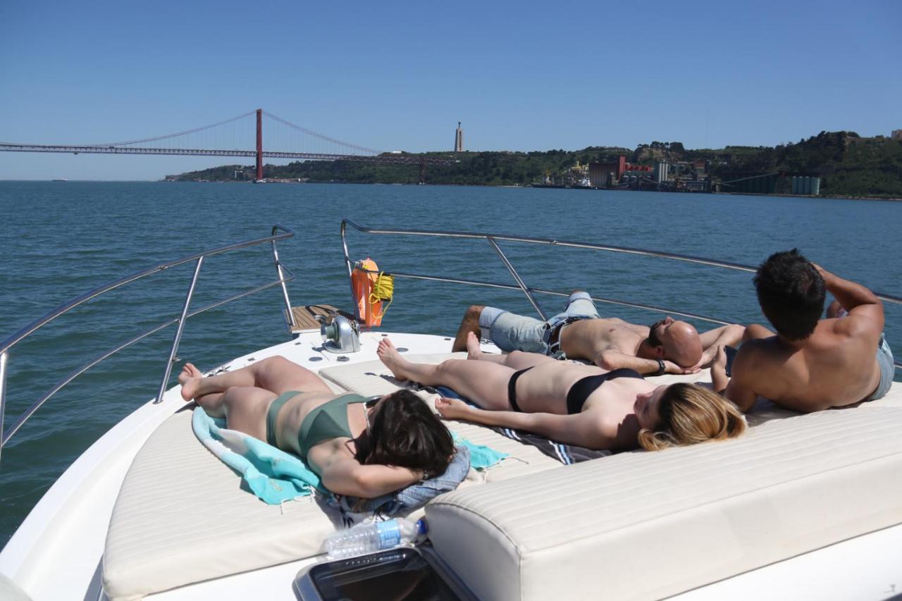 Botel Private Yacht Confort: We Our Guests