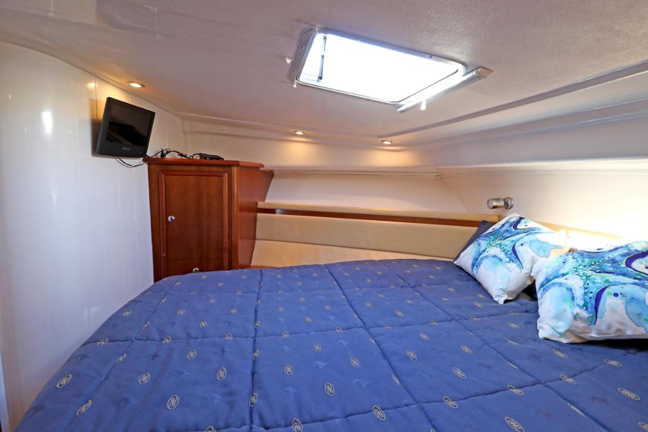 Private Yacht Confort: We Our Guests Botel Lissabon