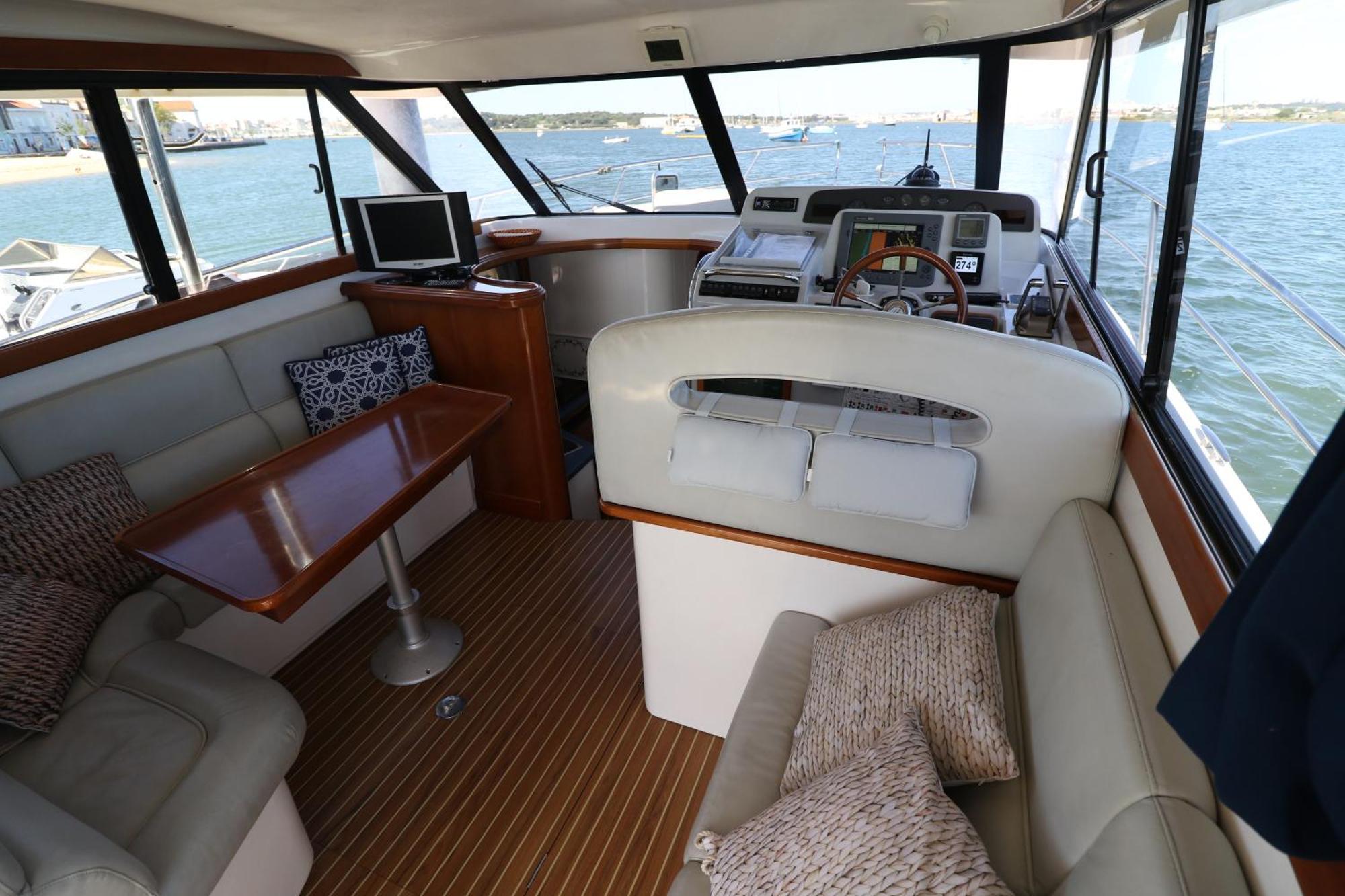 Private Yacht Confort: We Our Guests Botel Lissabon
