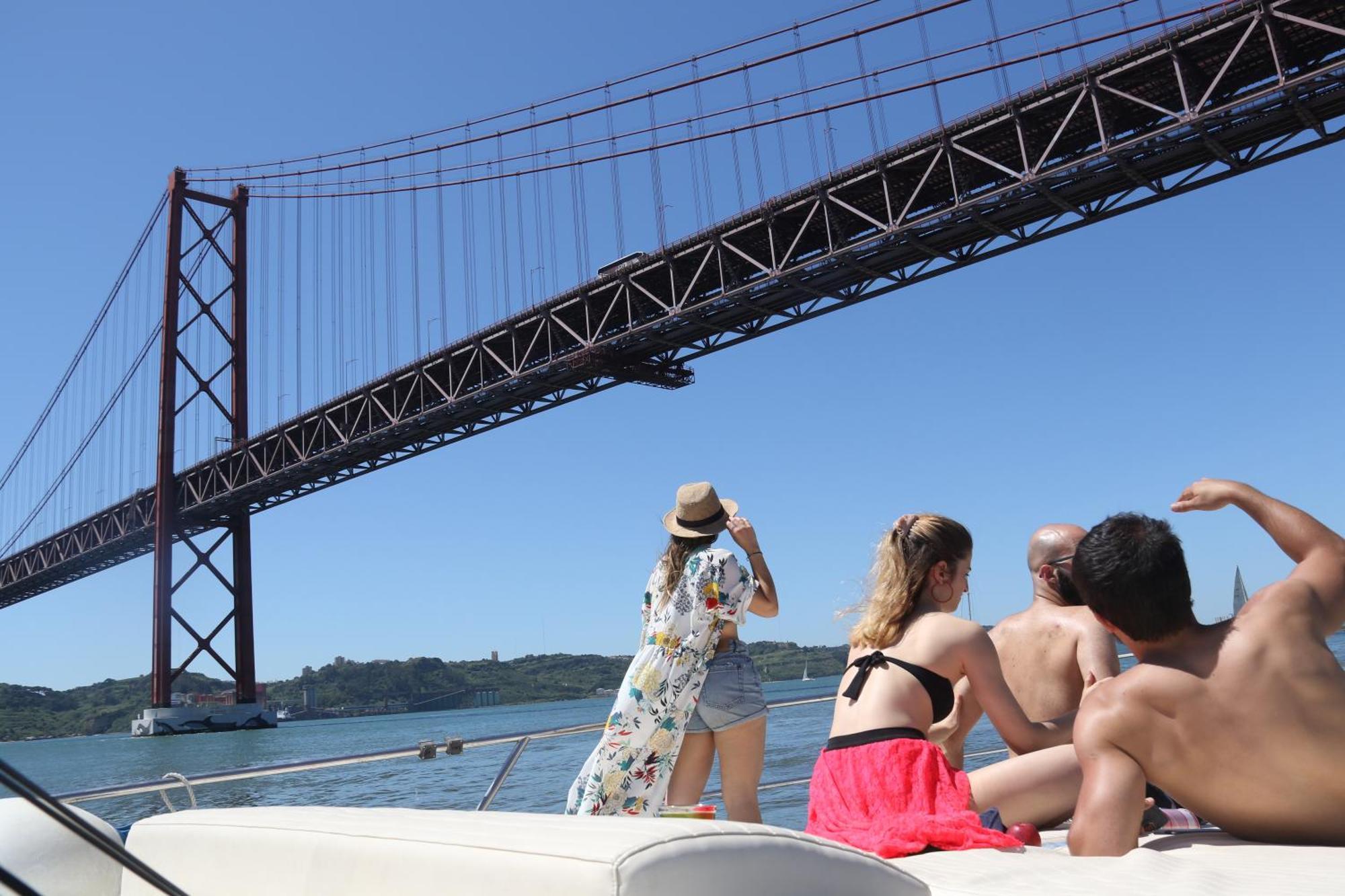 Private Yacht Confort: We Our Guests Lissabon