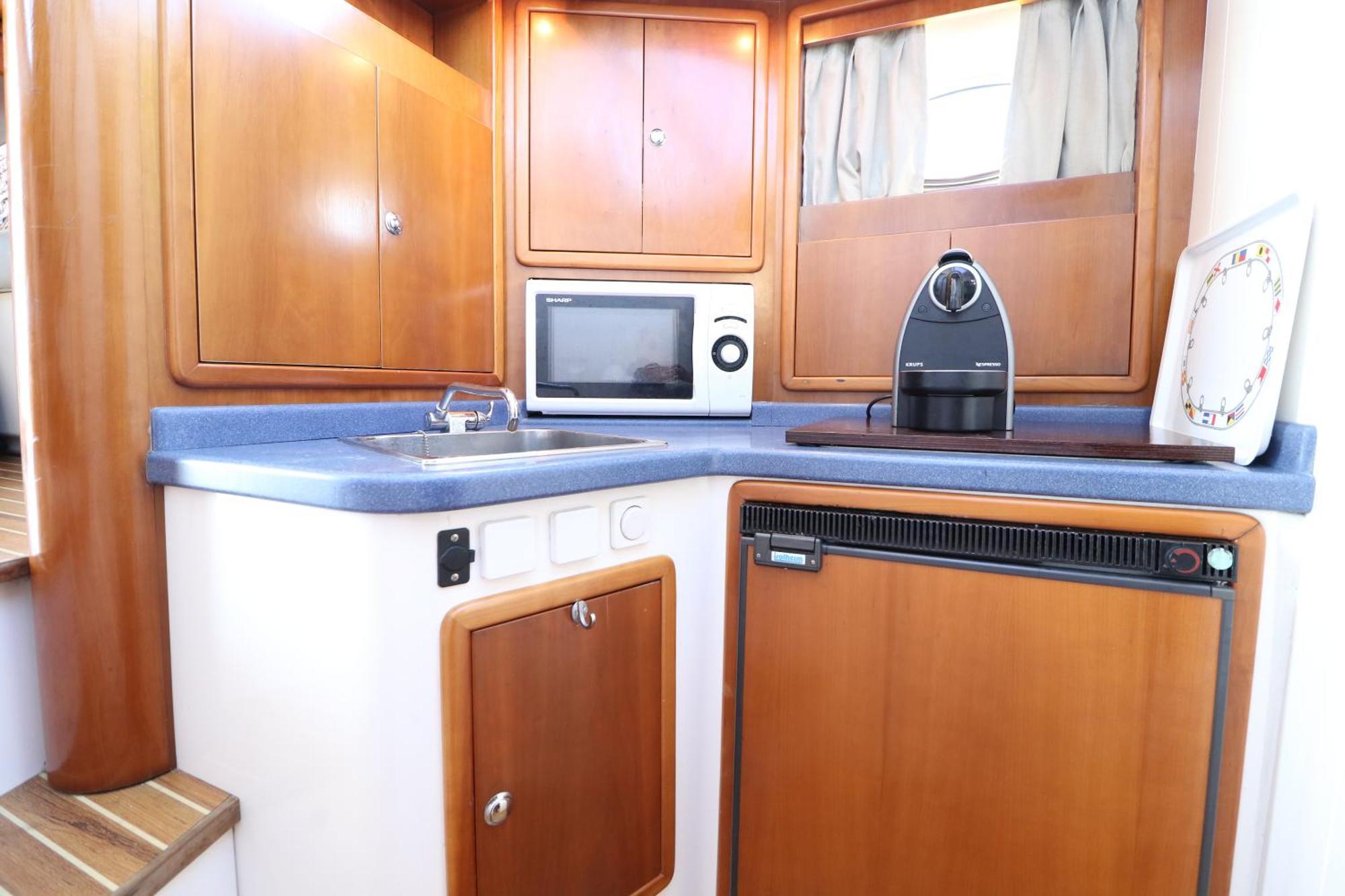 Botel Private Yacht Confort: We Our Guests